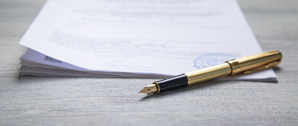 Dokumentacija i ugovor o poklonu spreman za potpisivanje